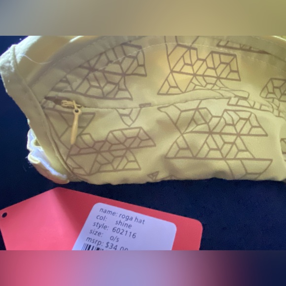 Oiselle Reflective Pocket Roga Hat, One Size, Shine Yellow - Picture 5 of 6